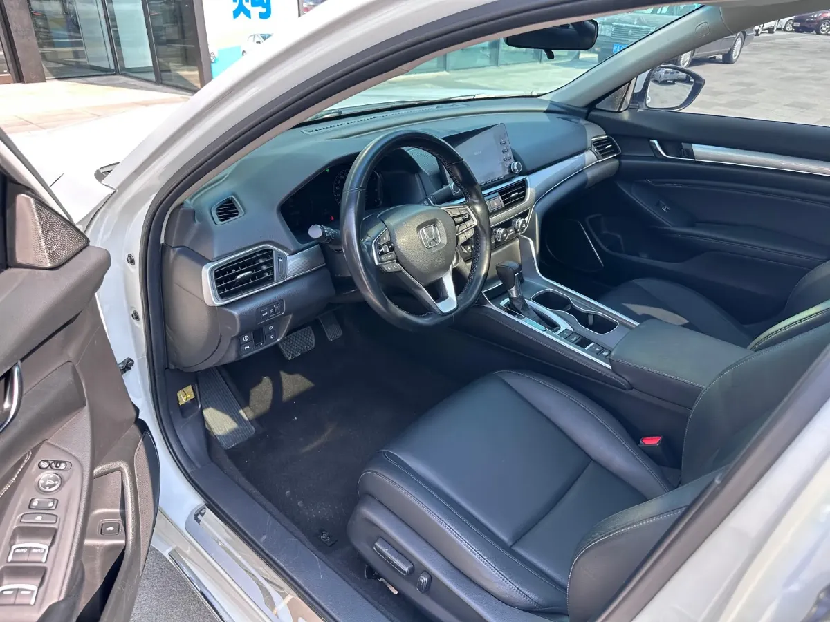 2021 Toyota Camry 2.0L 178HP L4 CVT,autocango,china used car exporter,china ev exporter,chinese used car exporter,chinese used ev exporter