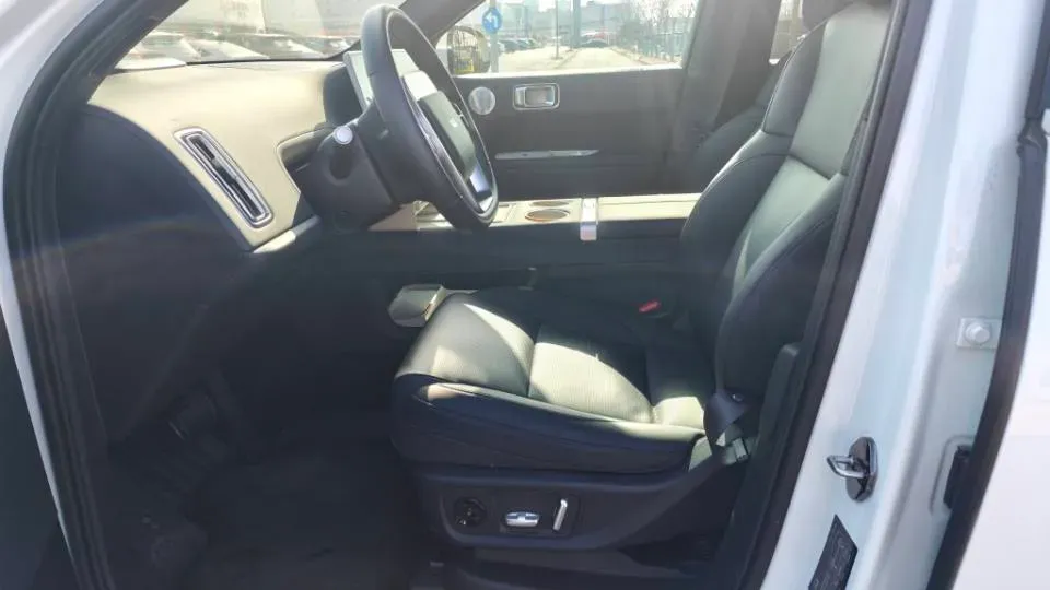 2024 Li L6 Range Extended 154HP L4 REEV 36.8KWH,autocango,china used car exporter,china ev exporter,chinese used car exporter,chinese used ev exporter