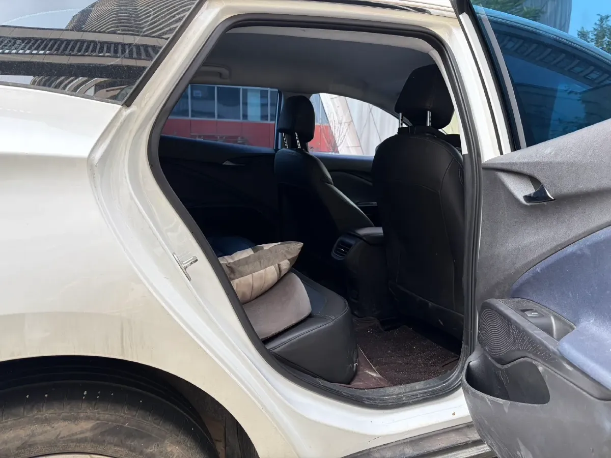 2024 Buick Velite 6 BEV 50.3KWH,autocango,china used car exporter,china ev exporter,chinese used car exporter,chinese used ev exporter