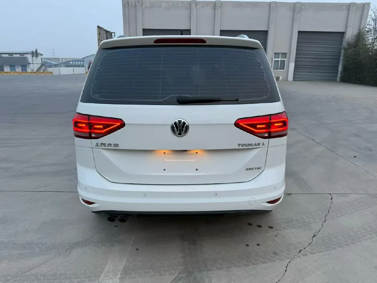 2022 Buick GL8 2.0T 237HP L4 9AT,autocango,china used car exporter,china ev exporter,chinese used car exporter,chinese used ev exporter