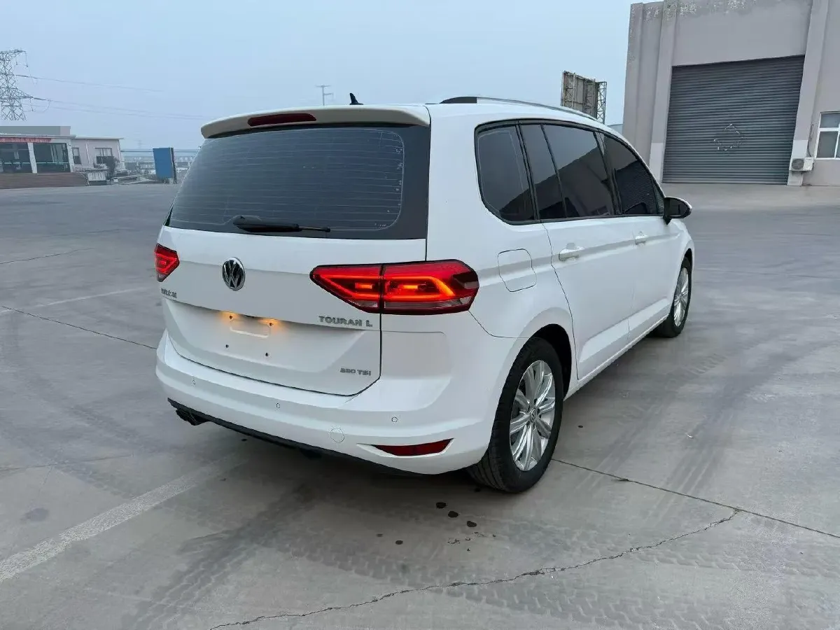 2022 Buick GL8 2.0T 237HP L4 9AT,autocango,china used car exporter,china ev exporter,chinese used car exporter,chinese used ev exporter