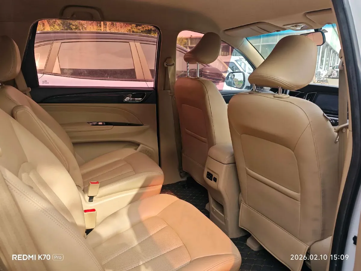 2016 BaoJun 730 1.5L 112HP L4 5MT,autocango,china used car exporter,china ev exporter,chinese used car exporter,chinese used ev exporter