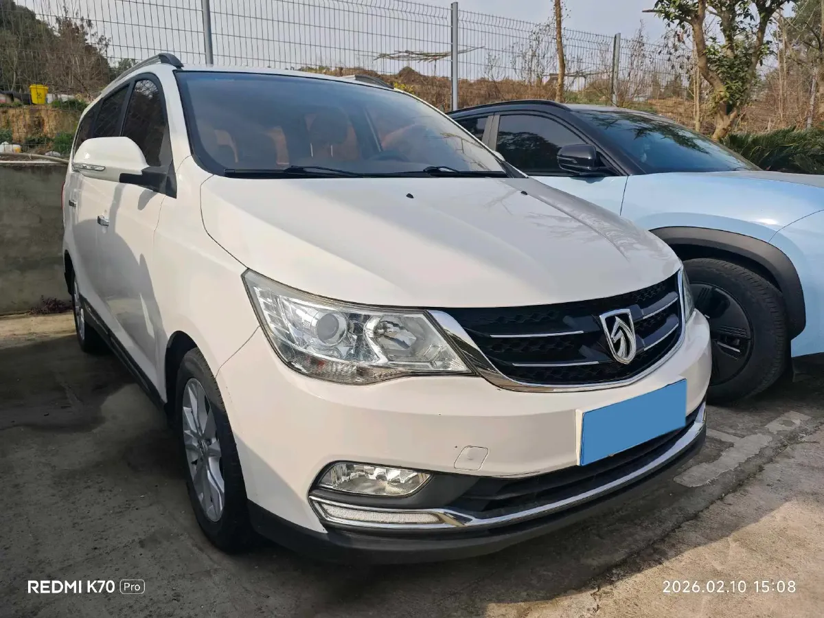 2016 BaoJun 730 1.5L 112HP L4 5MT,autocango,china used car exporter,china ev exporter,chinese used car exporter,chinese used ev exporter