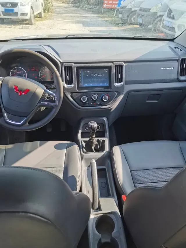 2021 WuLing ZhentTu 1.5L 99HP L4 5MT,autocango,china used car exporter,china ev exporter,chinese used car exporter,chinese used ev exporter