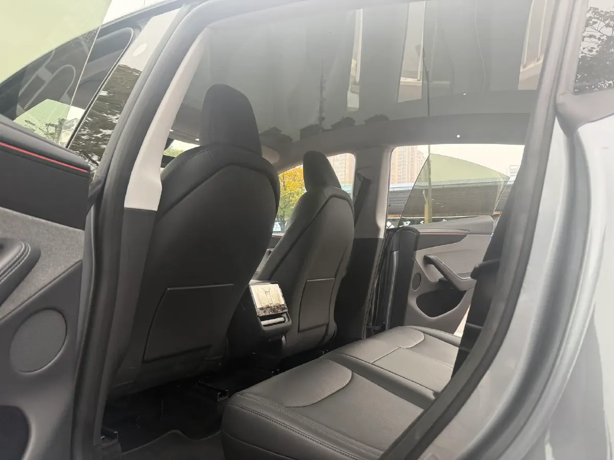 2025 Tesla Model Y BEV 62.5KWH,autocango,china used car exporter,china ev exporter,chinese used car exporter,chinese used ev exporter