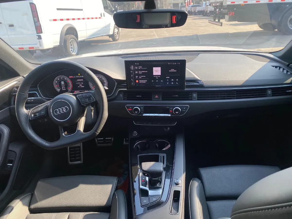 2024 Audi A4L 2.0T 190HP L4 7DCT,autocango,china used car exporter,china ev exporter,chinese used car exporter,chinese used ev exporter