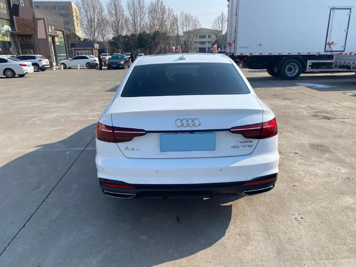 2024 Audi A4L 2.0T 190HP L4 7DCT,autocango,china used car exporter,china ev exporter,chinese used car exporter,chinese used ev exporter