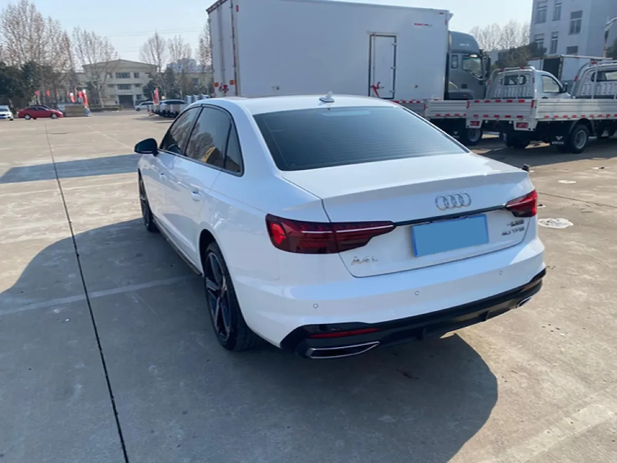 2024 Audi A4L 2.0T 190HP L4 7DCT,autocango,china used car exporter,china ev exporter,chinese used car exporter,chinese used ev exporter