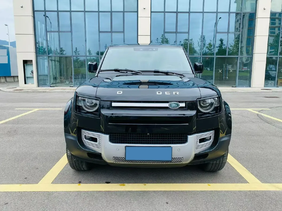 2020 Land Rover Defender 3.0T 400HP L6 8AT,autocango,china used car exporter,china ev exporter,chinese used car exporter,chinese used ev exporter
