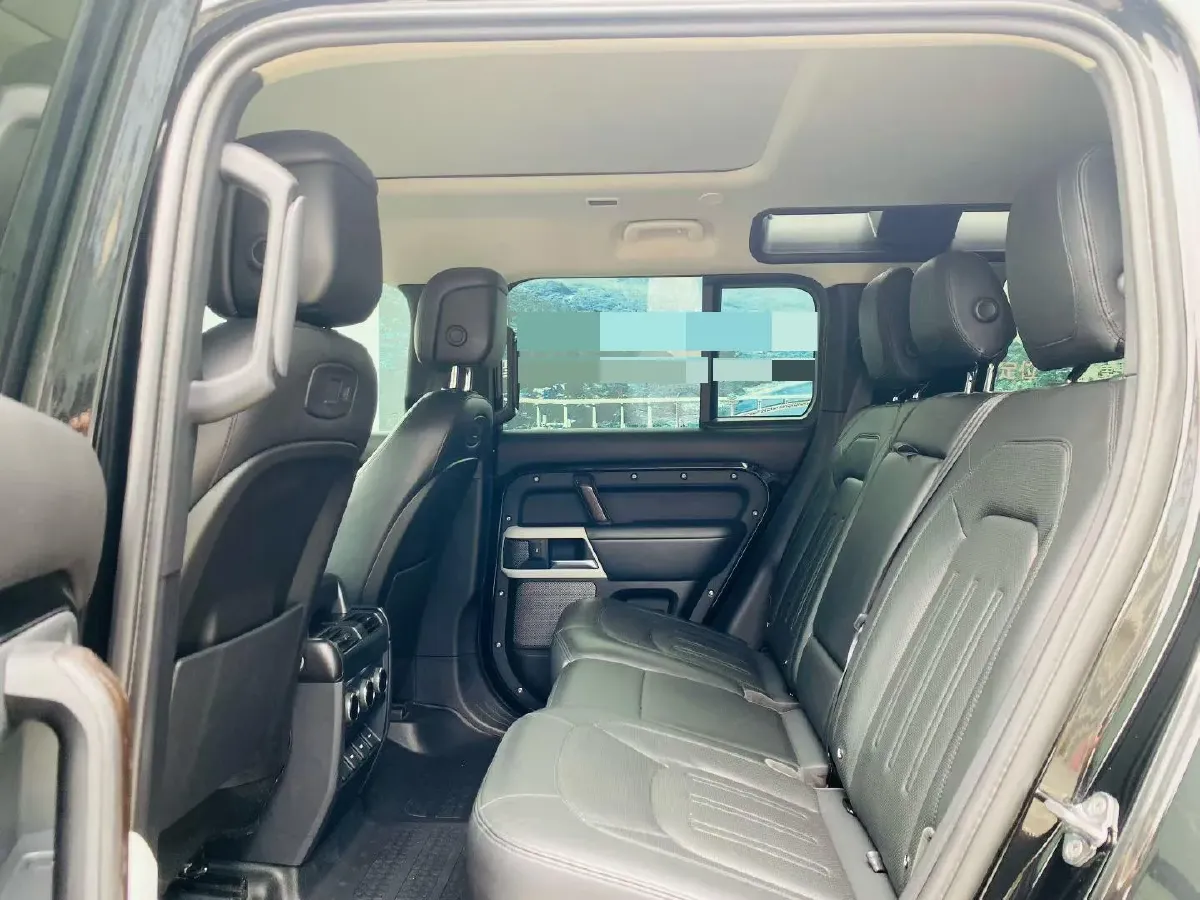 2020 Land Rover Defender 3.0T 400HP L6 8AT,autocango,china used car exporter,china ev exporter,chinese used car exporter,chinese used ev exporter