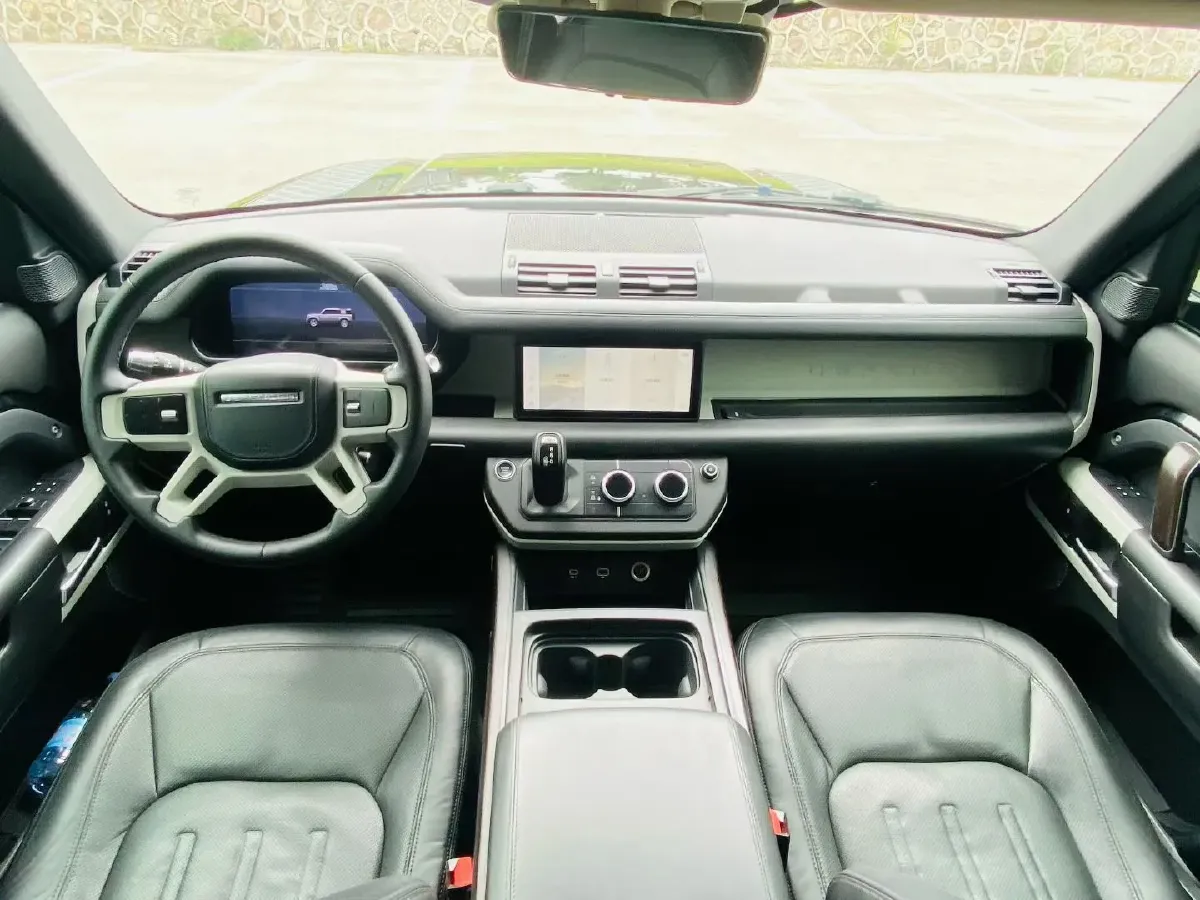 2020 Land Rover Defender 3.0T 400HP L6 8AT,autocango,china used car exporter,china ev exporter,chinese used car exporter,chinese used ev exporter