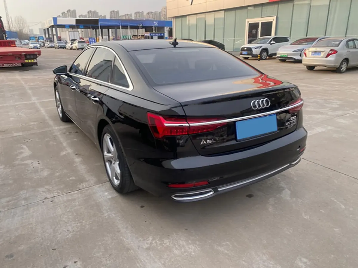 2019 Mercedes-Benz GLC Class 2.0T 245HP L4 9AT,autocango,china used car exporter,china ev exporter,chinese used car exporter,chinese used ev exporter