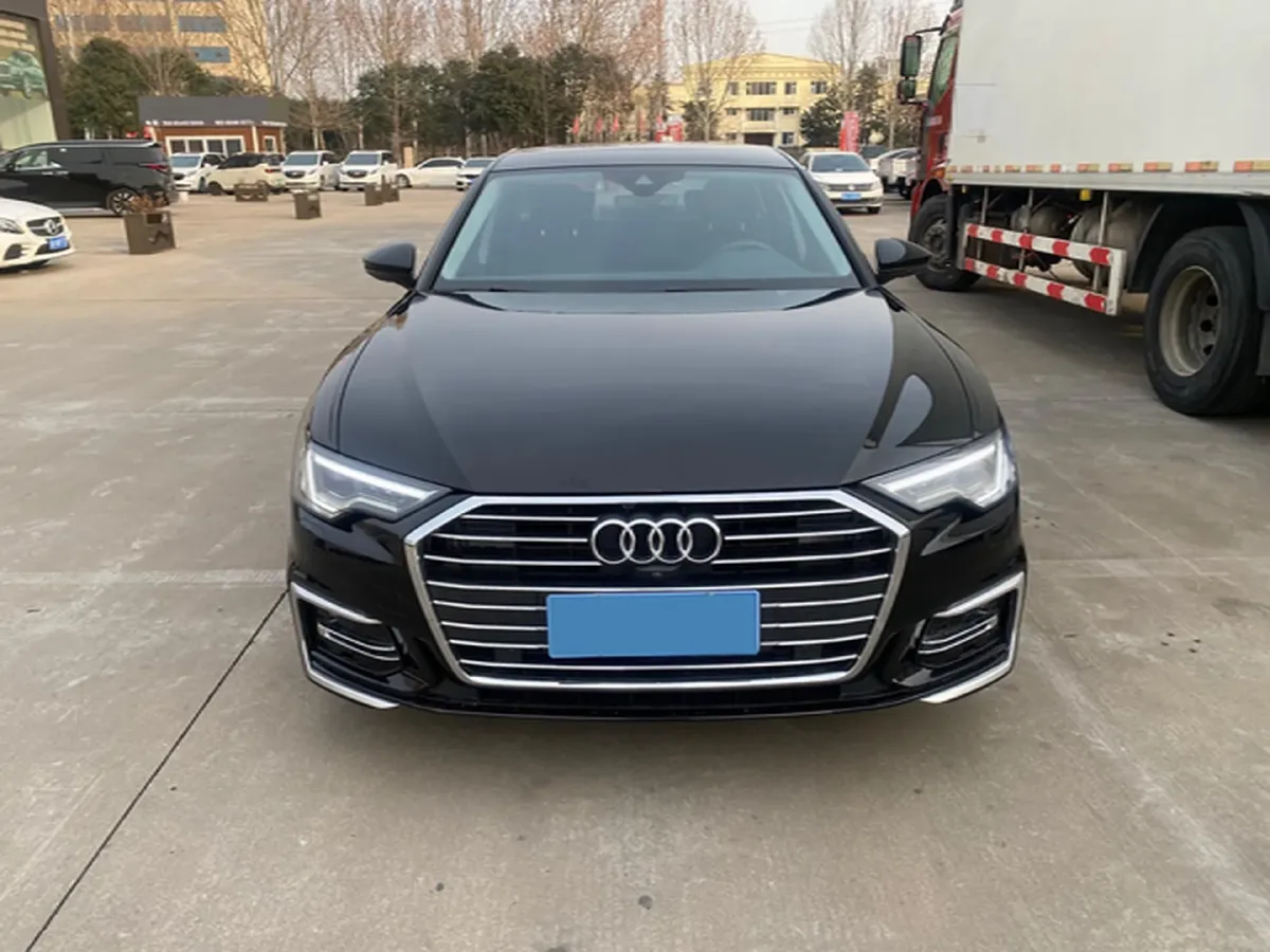 2019 Mercedes-Benz GLC Class 2.0T 245HP L4 9AT,autocango,china used car exporter,china ev exporter,chinese used car exporter,chinese used ev exporter