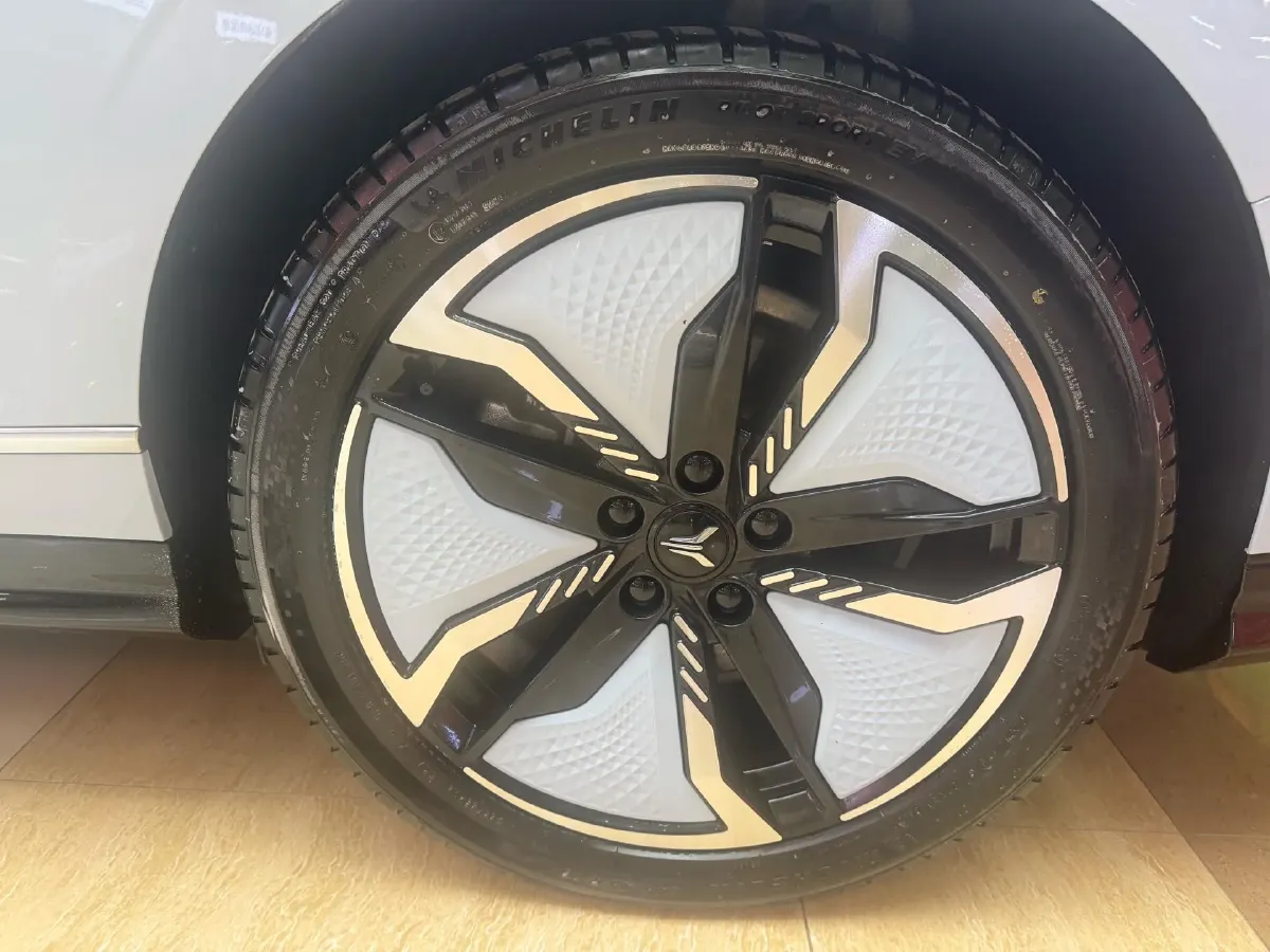 2023 Voyah ZhuiGuang BEV 82.11KWH,autocango,china used car exporter,china ev exporter,chinese used car exporter,chinese used ev exporter