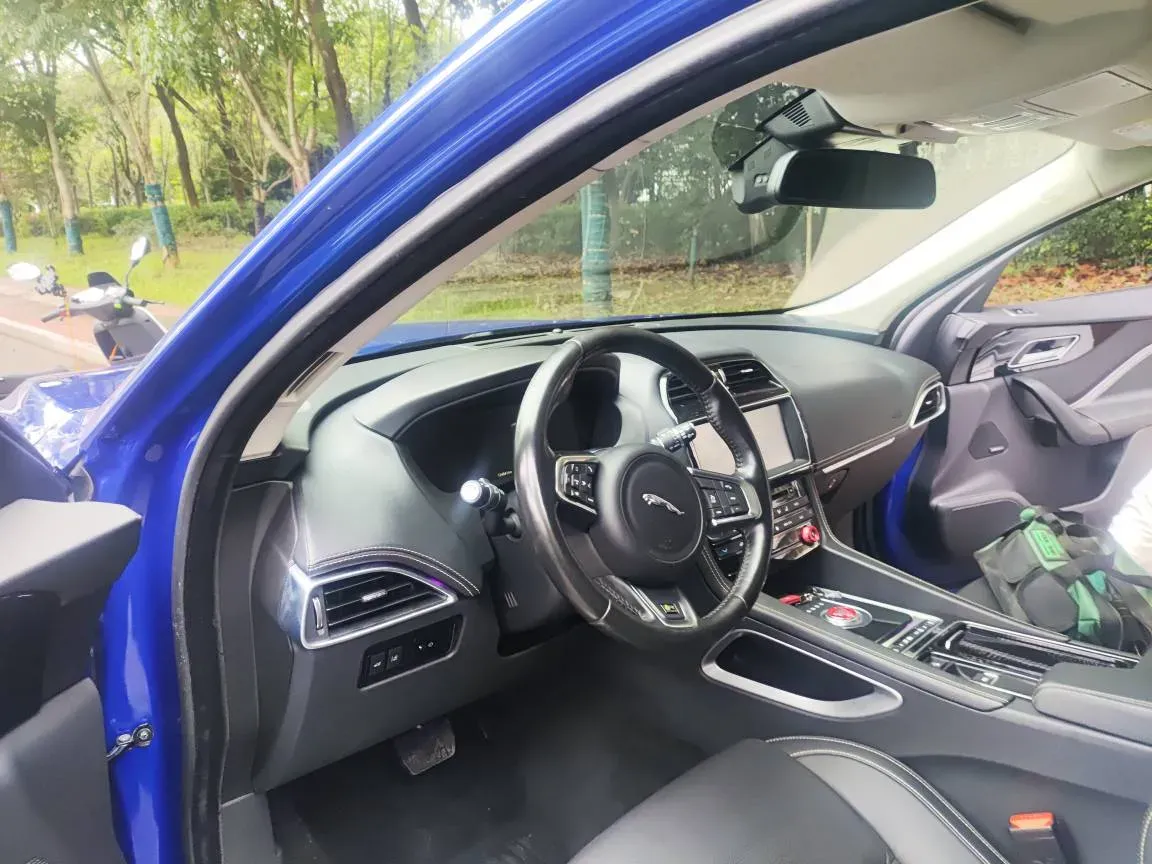 2018 Jaguar F-PACE 2.0T 250HP L4 8AT,autocango,china used car exporter,china ev exporter,chinese used car exporter,chinese used ev exporter