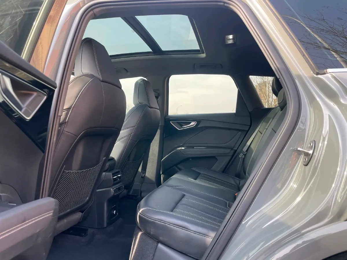 2024 Audi Q4 e-tron BEV 84.8KWH,autocango,china used car exporter,china ev exporter,chinese used car exporter,chinese used ev exporter