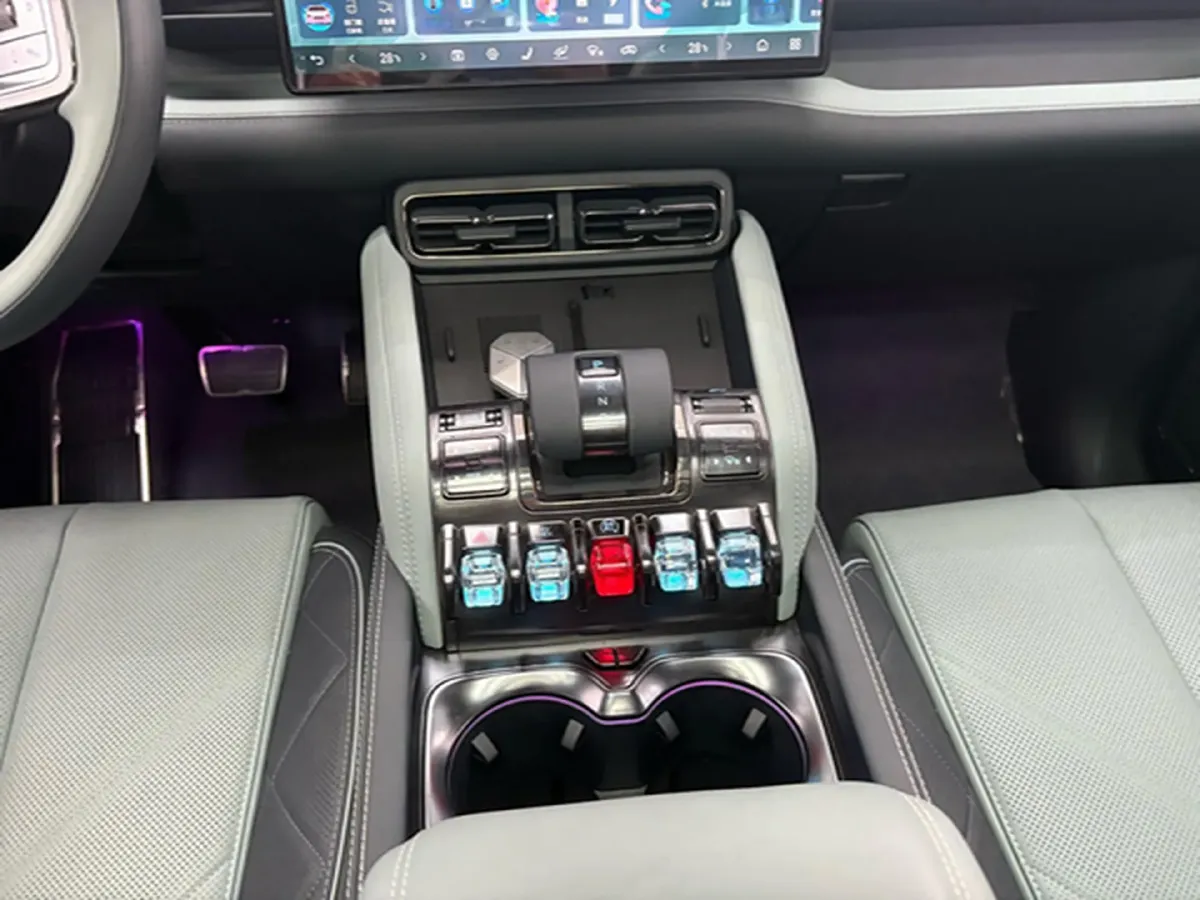 2023 FangChengBao Bao 5 1.5T 194HP L4 E-CVT PHEV 31.8KWH,autocango,china used car exporter,china ev exporter,chinese used car exporter,chinese used ev exporter