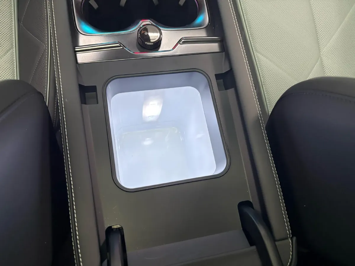 2023 FangChengBao Bao 5 1.5T 194HP L4 E-CVT PHEV 31.8KWH,autocango,china used car exporter,china ev exporter,chinese used car exporter,chinese used ev exporter