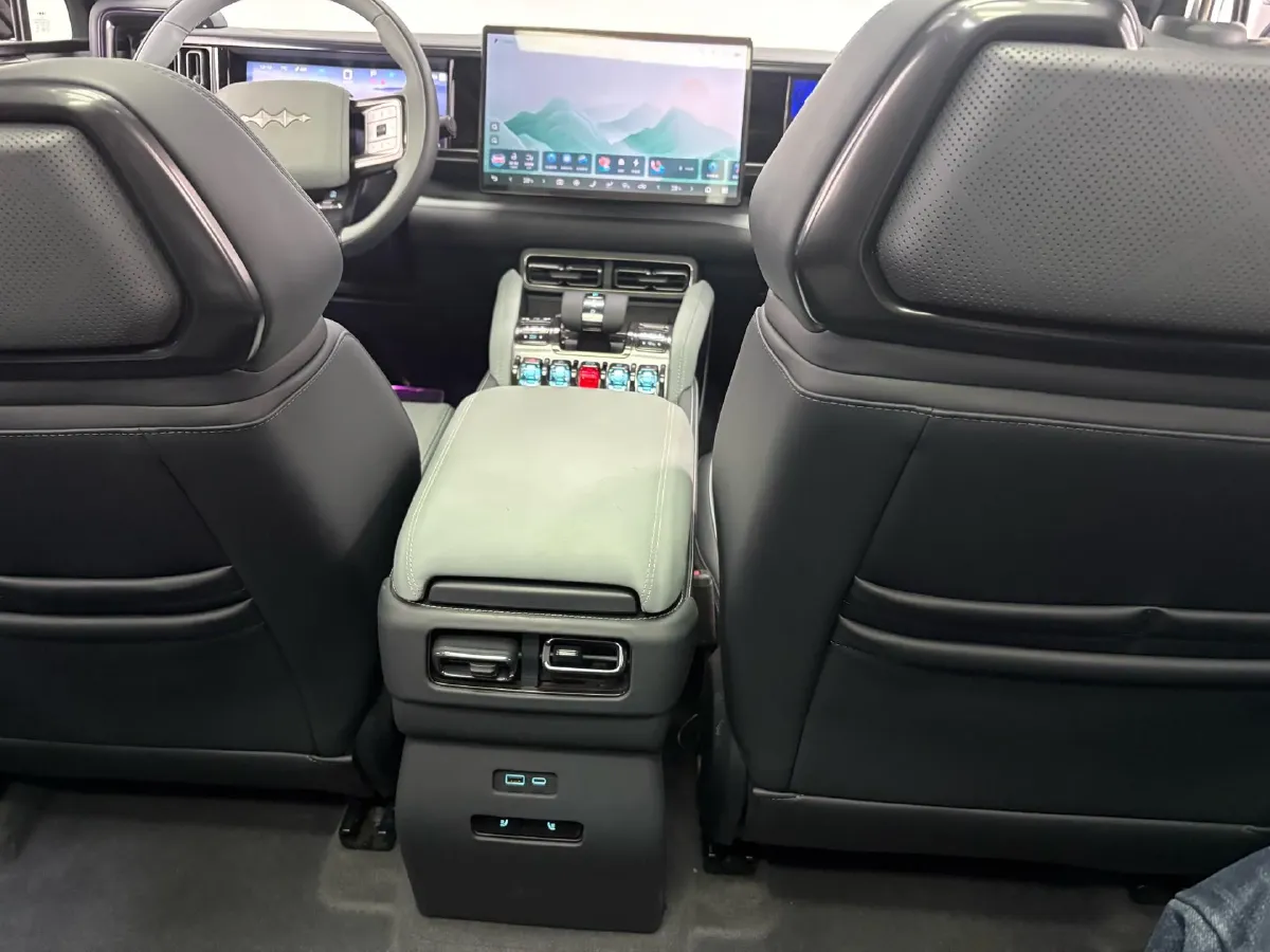 2023 FangChengBao Bao 5 1.5T 194HP L4 E-CVT PHEV 31.8KWH,autocango,china used car exporter,china ev exporter,chinese used car exporter,chinese used ev exporter