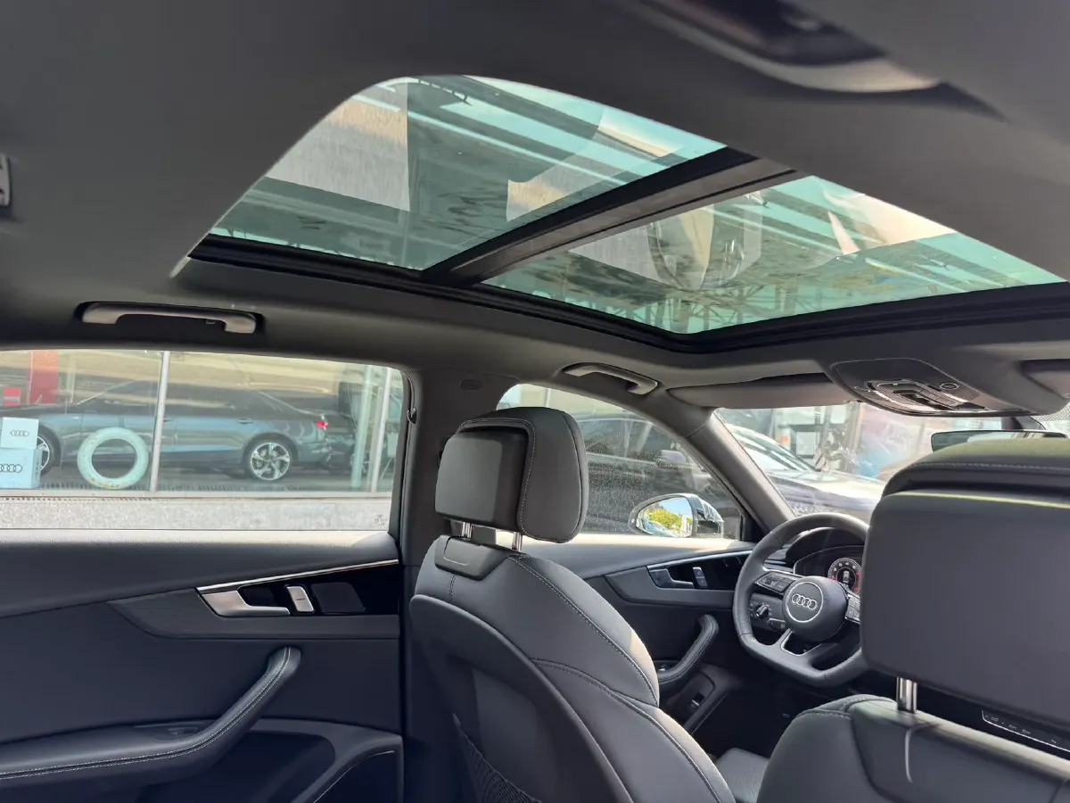 2023 Audi A4L 2.0T 190HP L4 7DCT,autocango,china used car exporter,china ev exporter,chinese used car exporter,chinese used ev exporter