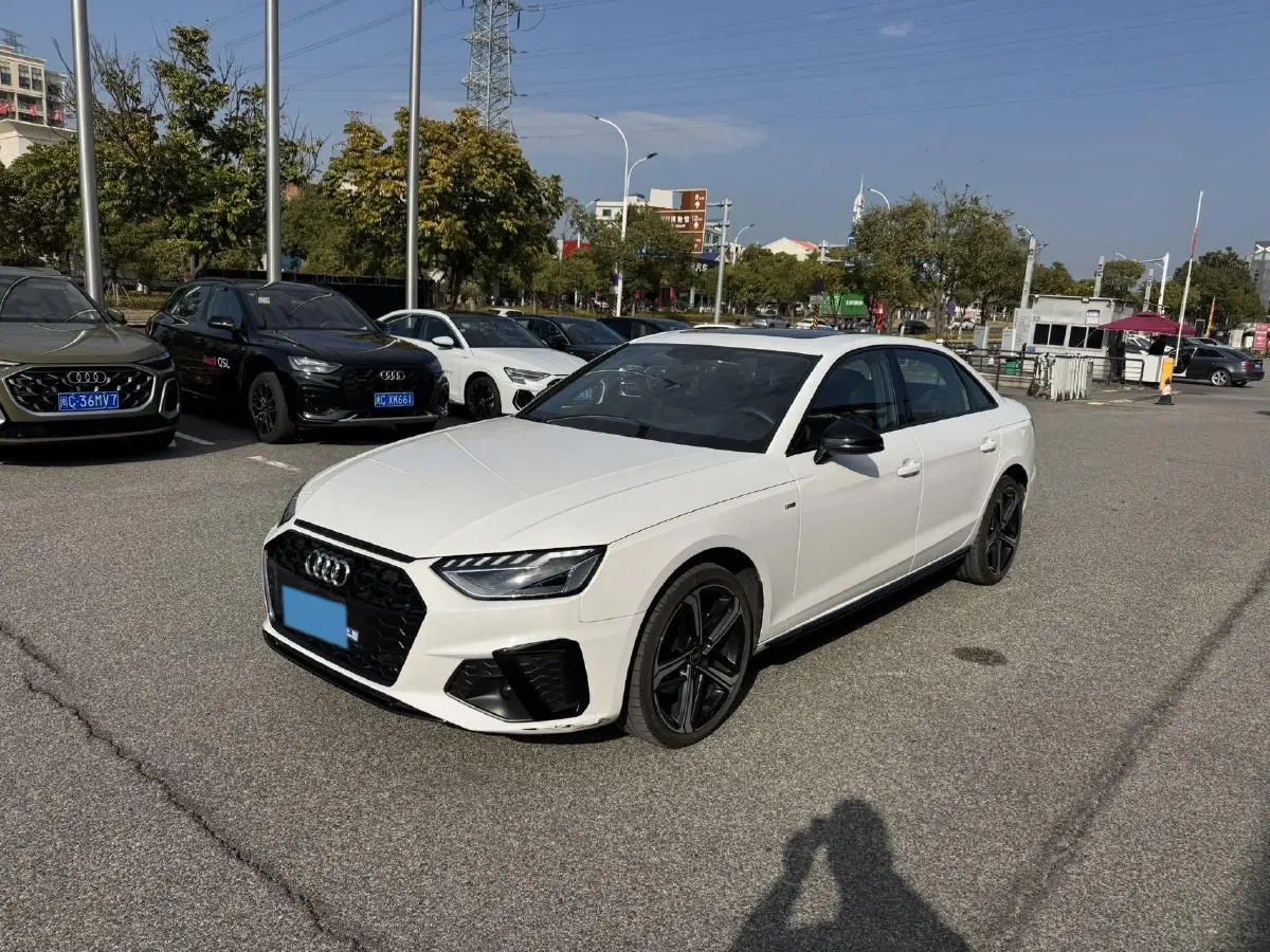 2023 Audi A4L 2.0T 190HP L4 7DCT,autocango,china used car exporter,china ev exporter,chinese used car exporter,chinese used ev exporter