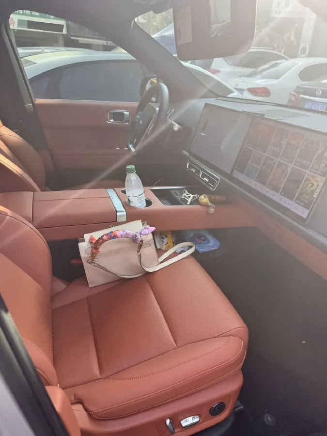 2024 Li L6 Range Extended 154HP L4 REEV 36.8KWH,autocango,china used car exporter,china ev exporter,chinese used car exporter,chinese used ev exporter