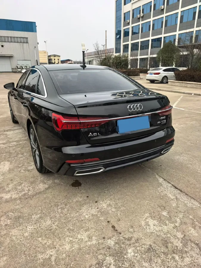 2021 Audi A6L 2.0T 224HP L4 7DCT,autocango,china used car exporter,china ev exporter,chinese used car exporter,chinese used ev exporter
