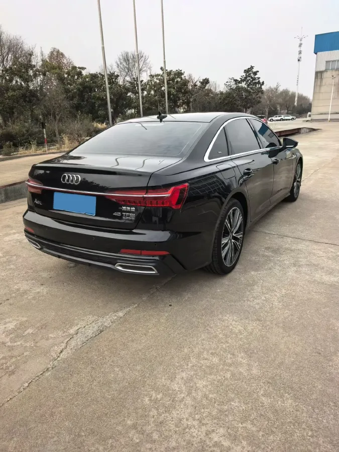2021 Audi A6L 2.0T 224HP L4 7DCT,autocango,china used car exporter,china ev exporter,chinese used car exporter,chinese used ev exporter