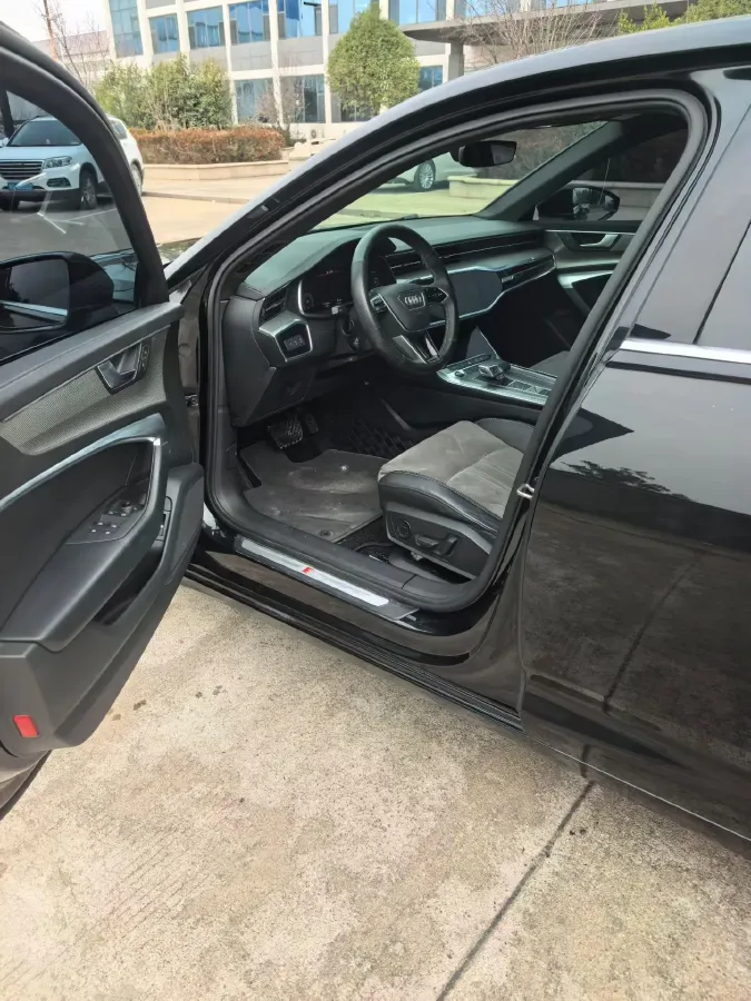 2021 Audi A6L 2.0T 224HP L4 7DCT,autocango,china used car exporter,china ev exporter,chinese used car exporter,chinese used ev exporter