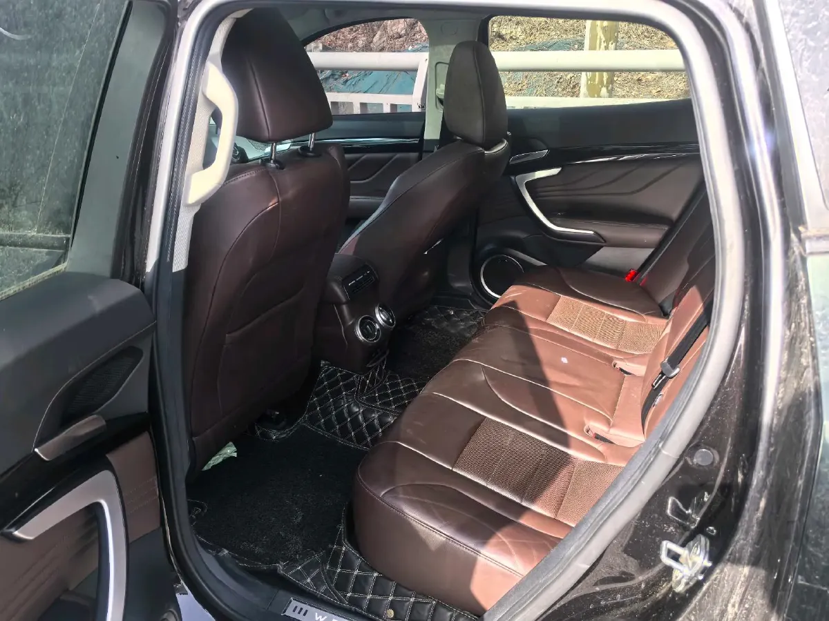 2017 WEY VV7 2.0T 234HP L4 7DCT,autocango,china used car exporter,china ev exporter,chinese used car exporter,chinese used ev exporter