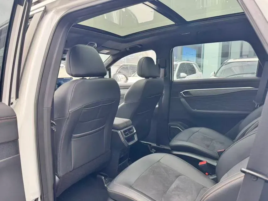 2025 Geely Okavango L 2.0T 218HP L4 7DCT,autocango,china used car exporter,china ev exporter,chinese used car exporter,chinese used ev exporter