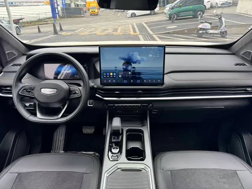 2025 Geely Okavango L 2.0T 218HP L4 7DCT,autocango,china used car exporter,china ev exporter,chinese used car exporter,chinese used ev exporter