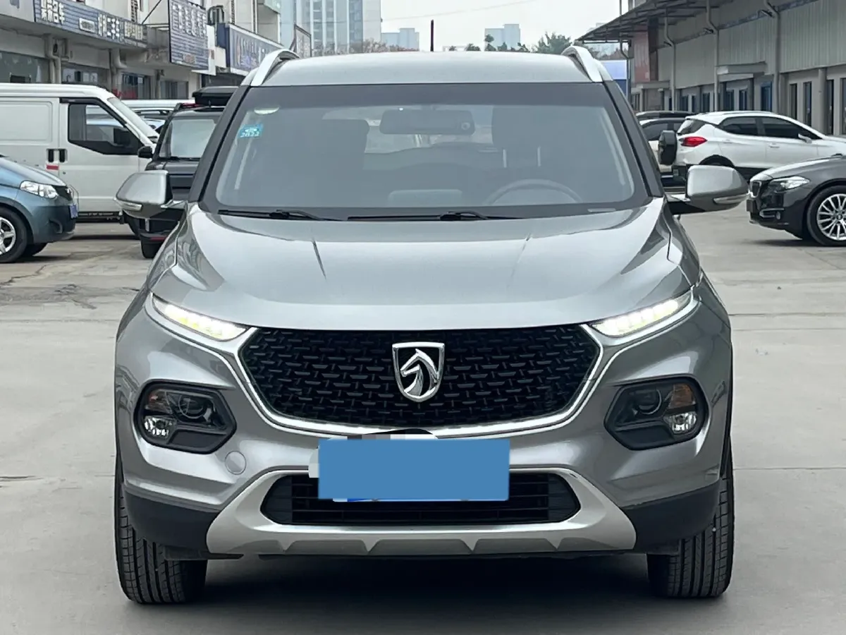 2019 BaoJun 730 1.5L 105HP L4 6MT,autocango,china used car exporter,china ev exporter,chinese used car exporter,chinese used ev exporter