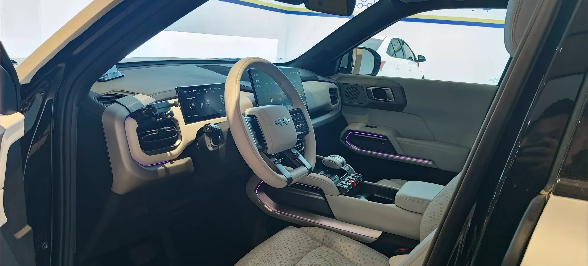 2025 FangChengBao Tai 3 BEV,autocango,china used car exporter,china ev exporter,chinese used car exporter,chinese used ev exporter