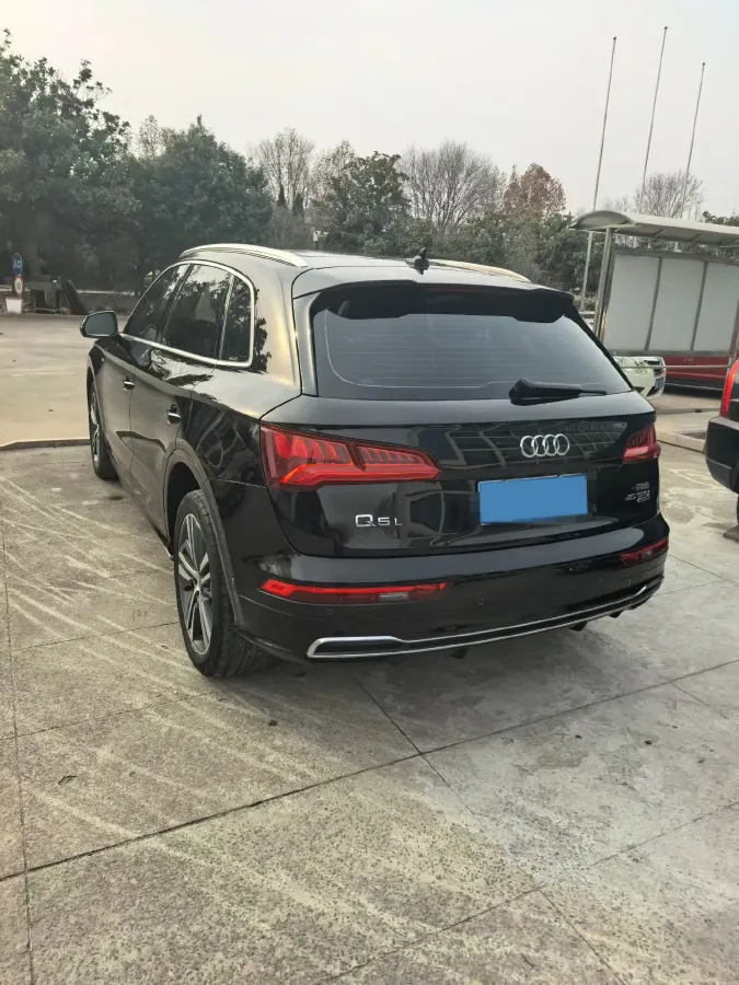 2020 Audi Q5L 2.0T 252HP L4 7DCT,autocango,china used car exporter,china ev exporter,chinese used car exporter,chinese used ev exporter