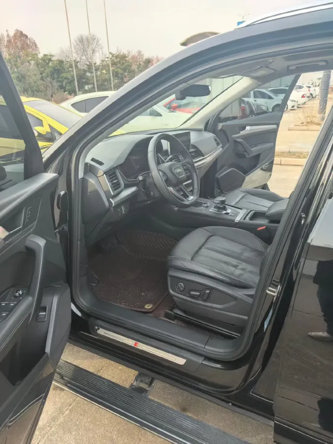 2020 Audi Q5L 2.0T 252HP L4 7DCT,autocango,china used car exporter,china ev exporter,chinese used car exporter,chinese used ev exporter