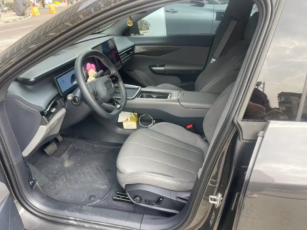 2024 LYNK&CO 07 EM-P 1.5T 163HP L4 3DHT PHEV 18.99KWH,autocango,china used car exporter,china ev exporter,chinese used car exporter,chinese used ev exporter