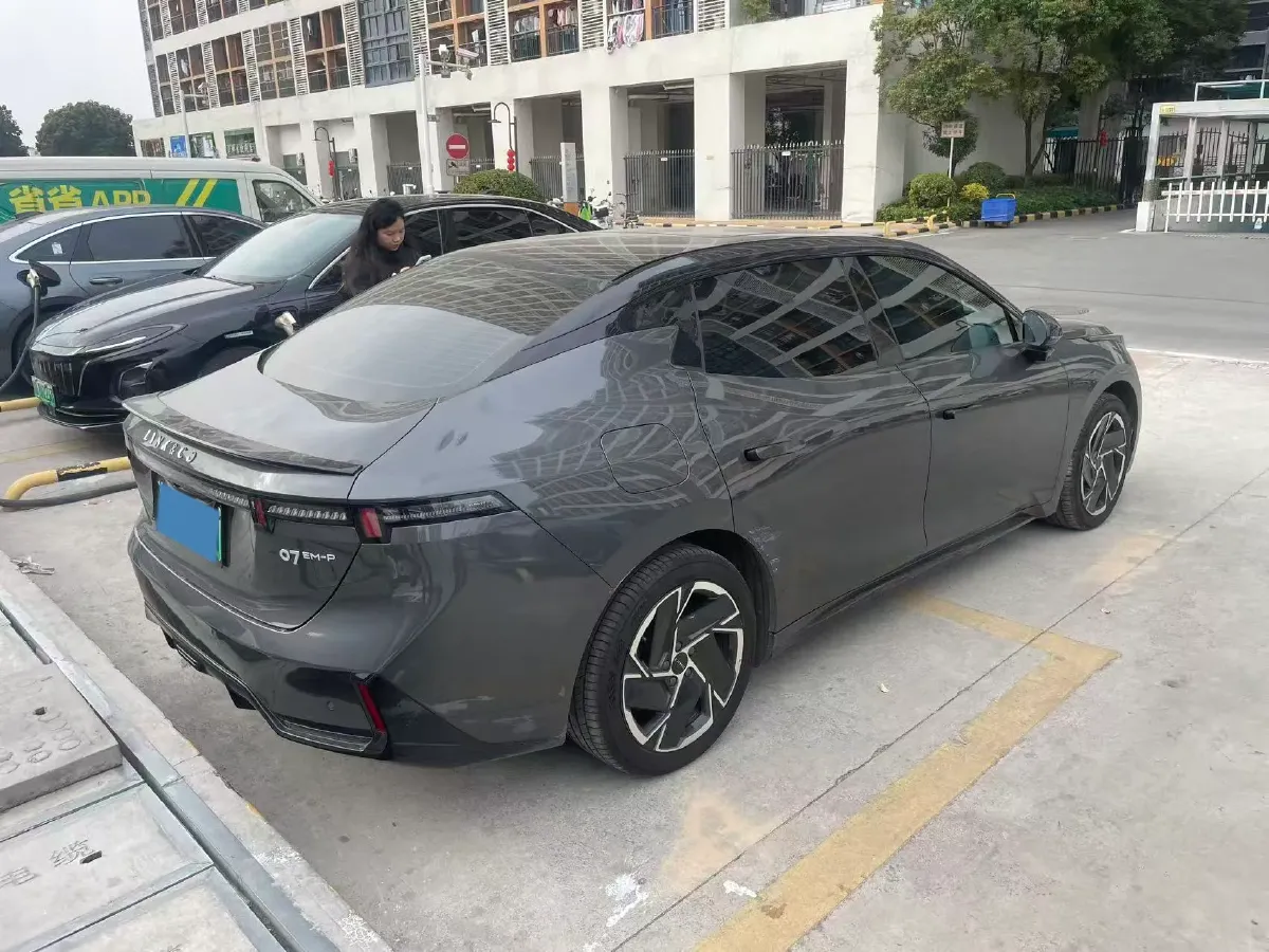 2024 LYNK&CO 07 EM-P 1.5T 163HP L4 3DHT PHEV 18.99KWH,autocango,china used car exporter,china ev exporter,chinese used car exporter,chinese used ev exporter