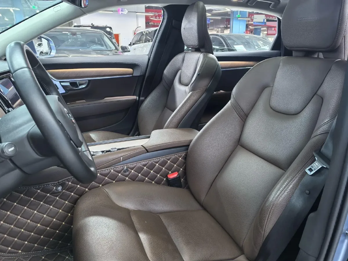 2019 Volvo S90 2.0T 254HP L4 8AT,autocango,china used car exporter,china ev exporter,chinese used car exporter,chinese used ev exporter