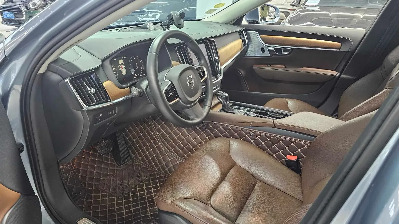 2019 Volvo S90 2.0T 254HP L4 8AT,autocango,china used car exporter,china ev exporter,chinese used car exporter,chinese used ev exporter