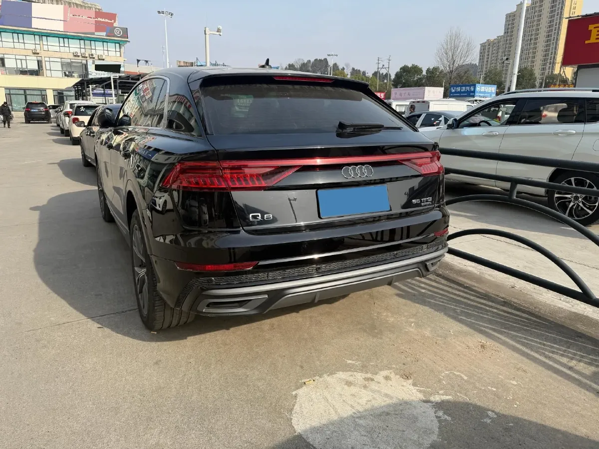 2021 Audi Q8 3.0T 340HP V6 8AT,autocango,china used car exporter,china ev exporter,chinese used car exporter,chinese used ev exporter