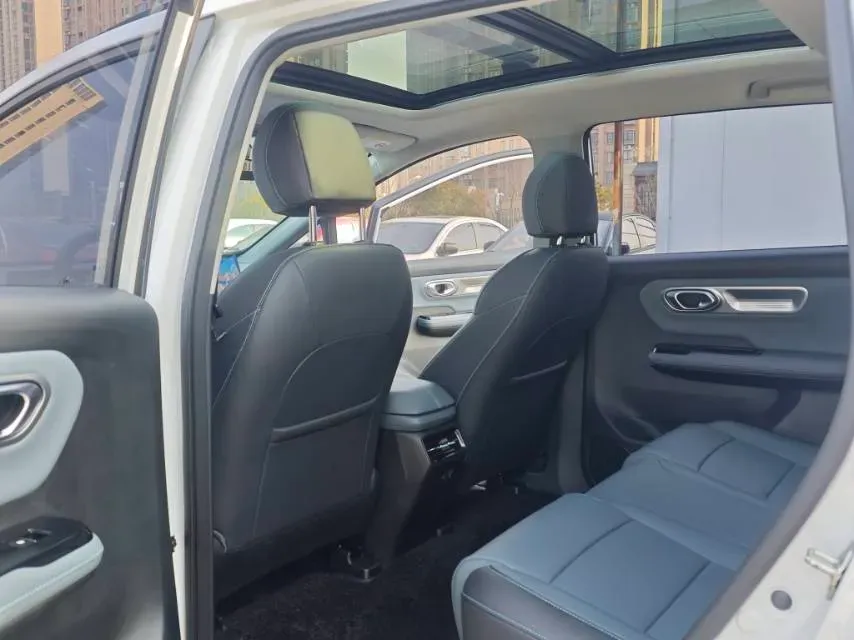 2024 Leapmotor C11 1.5L 95HP L4 REEV 43.74KWH,autocango,china used car exporter,china ev exporter,chinese used car exporter,chinese used ev exporter