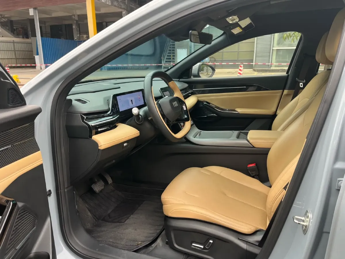 2023 Geely Galaxy L6 1.5T 163HP L4 3DHT PHEV,autocango,china used car exporter,china ev exporter,chinese used car exporter,chinese used ev exporter