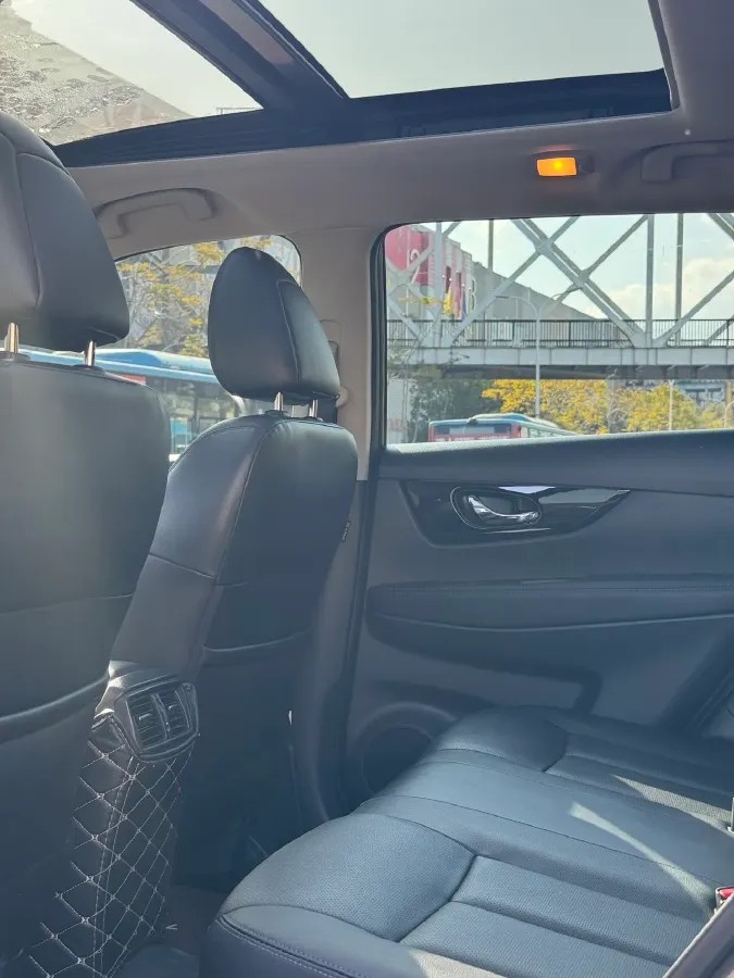 2021 Nissan X-Trail 2.0L 151HP L4 CVT,autocango,china used car exporter,china ev exporter,chinese used car exporter,chinese used ev exporter