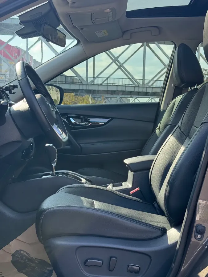 2021 Nissan X-Trail 2.0L 151HP L4 CVT,autocango,china used car exporter,china ev exporter,chinese used car exporter,chinese used ev exporter