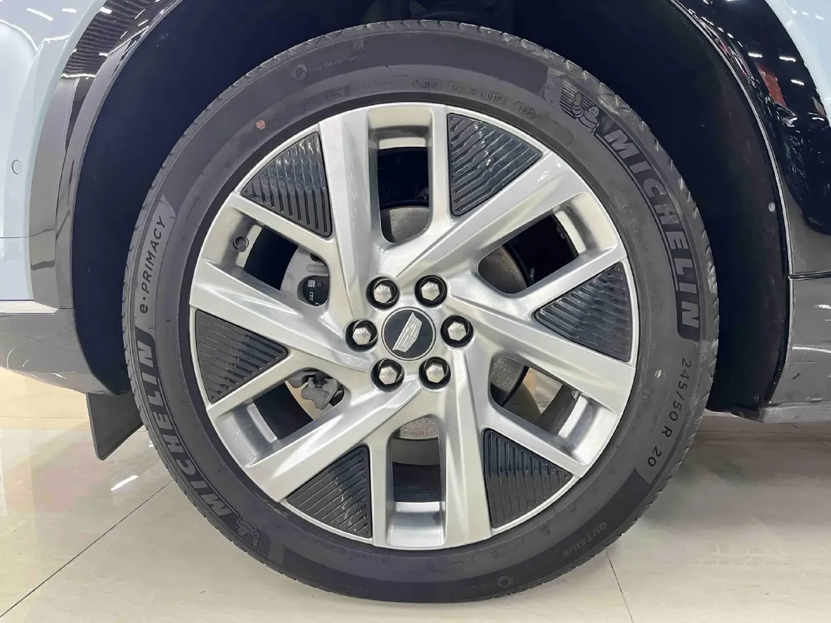 2024 Cadillac OPTIQ BEV 68.4KWH,autocango,china used car exporter,china ev exporter,chinese used car exporter,chinese used ev exporter