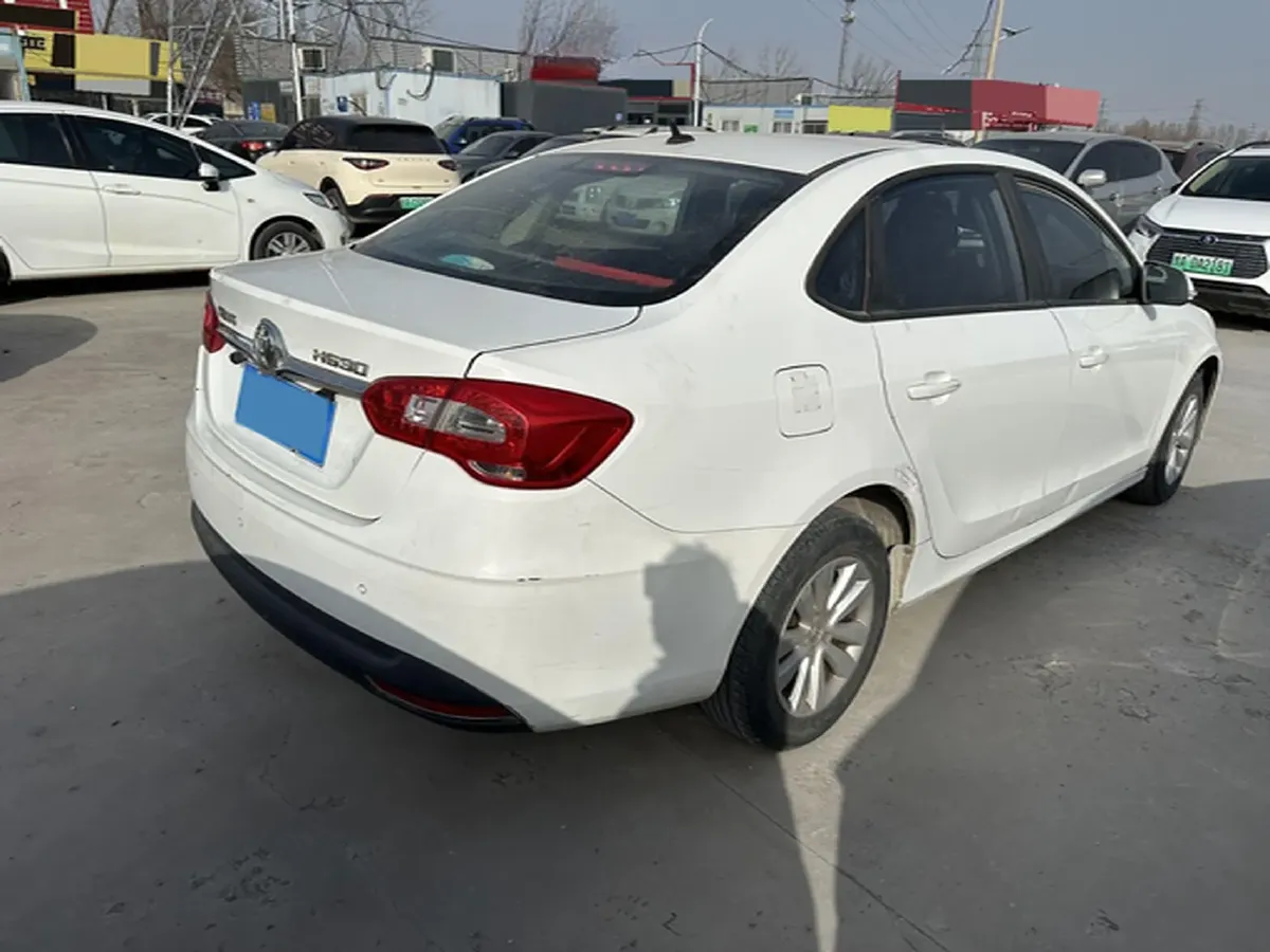 2017 Brilliance Auto H530 1.6L 118HP L4 5MT,autocango,china used car exporter,china ev exporter,chinese used car exporter,chinese used ev exporter