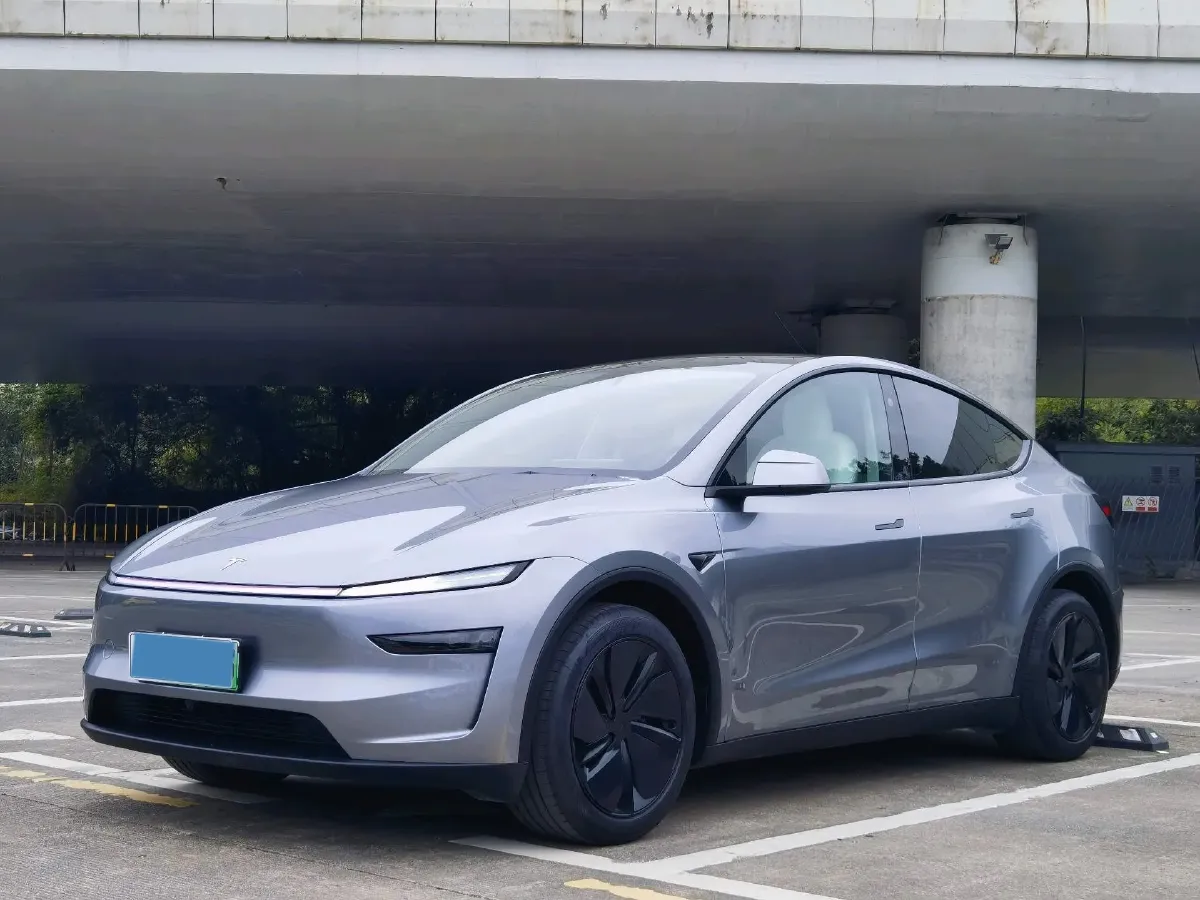 2025 Tesla Model Y BEV 62.5KWH,autocango,china used car exporter,china ev exporter,chinese used car exporter,chinese used ev exporter