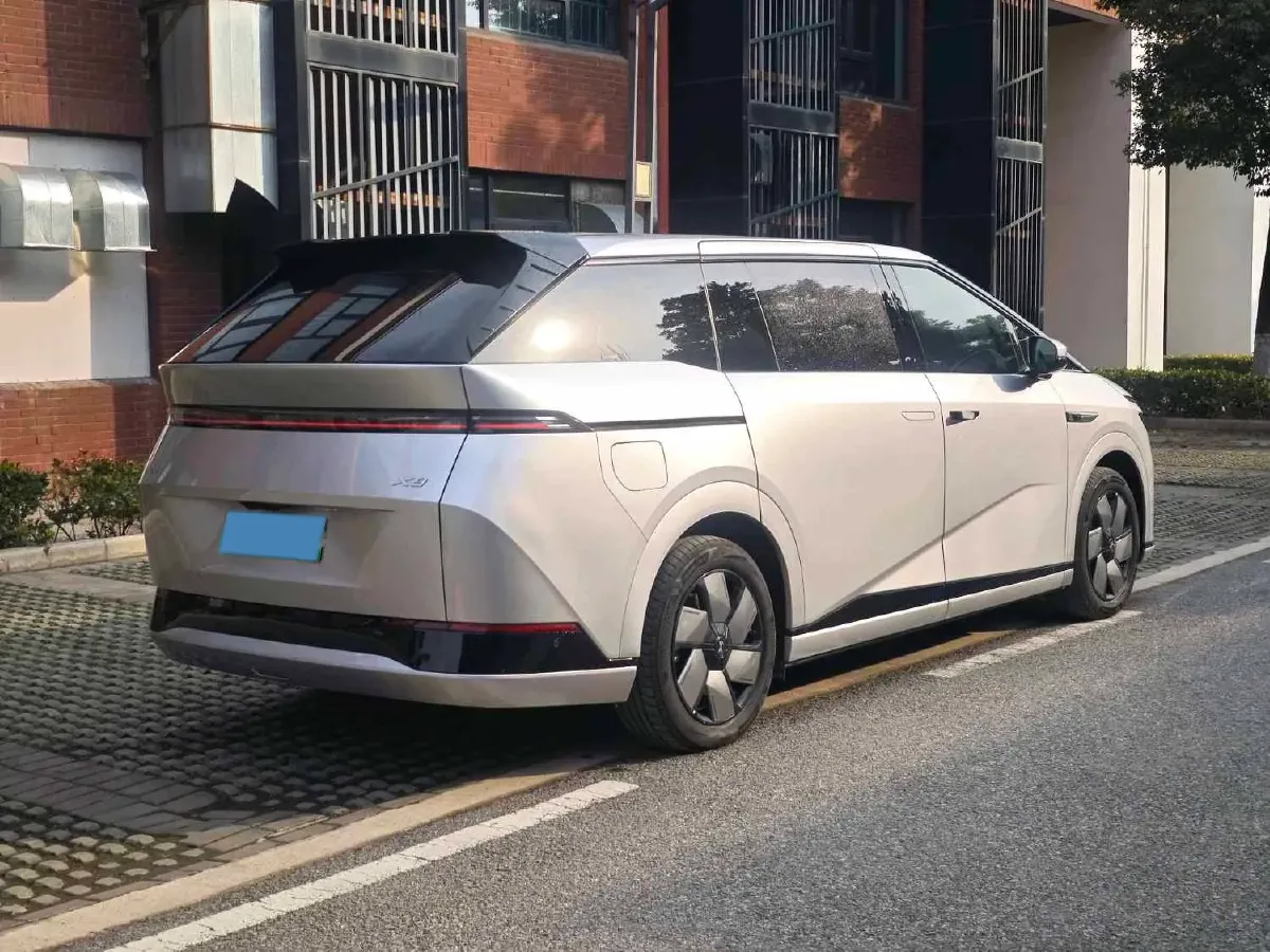 2024 Xpeng X9 BEV 101.5KWH,autocango,china used car exporter,china ev exporter,chinese used car exporter,chinese used ev exporter