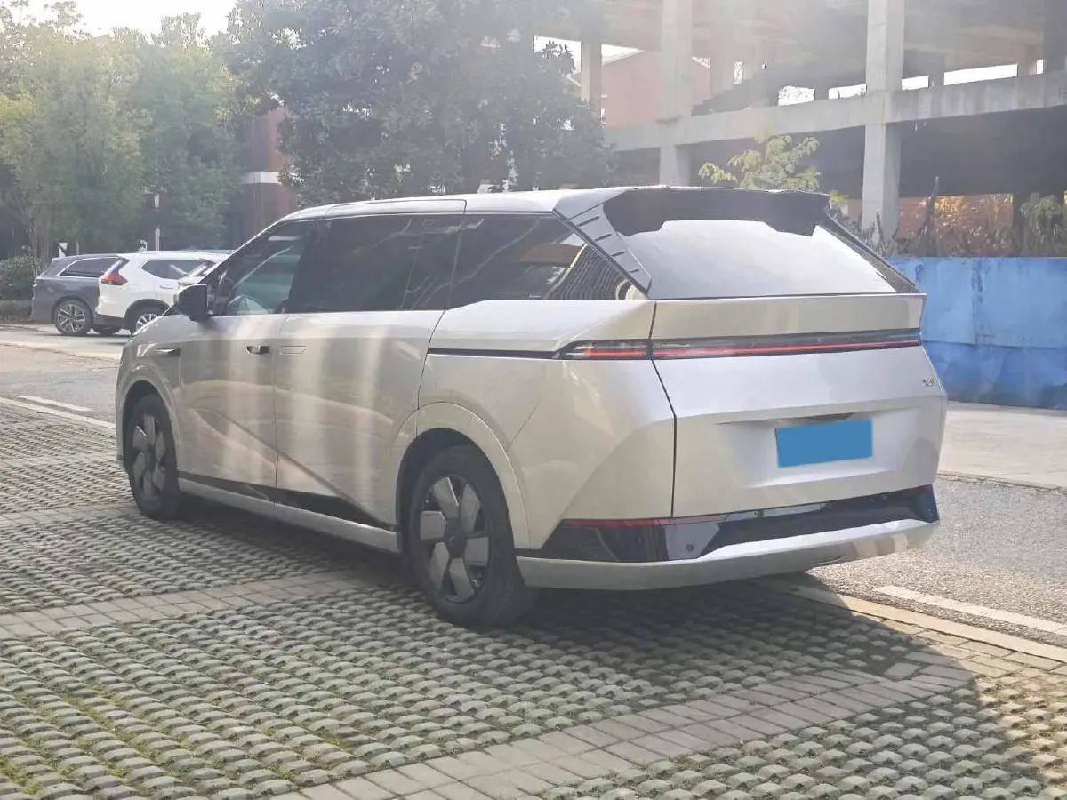2024 Xpeng X9 BEV 101.5KWH,autocango,china used car exporter,china ev exporter,chinese used car exporter,chinese used ev exporter